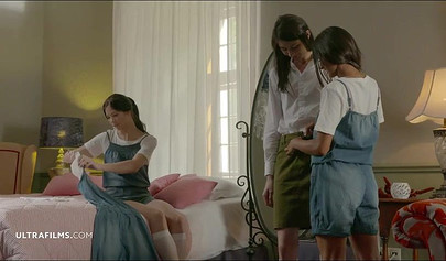 Hot threesome with some of the sexiest babes in existence as thy lick each other