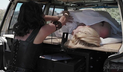 Public girl on girl sex right in the middle of a desert for two sexy MILF ladies