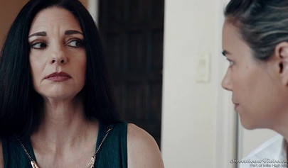 Teen chick seduces a MILF and uses a dildo to please her cougar lesbian pussy