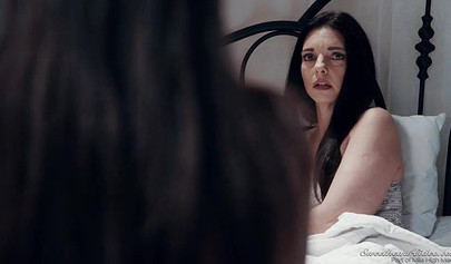 Teen chick seduces a MILF and uses a dildo to please her cougar lesbian pussy