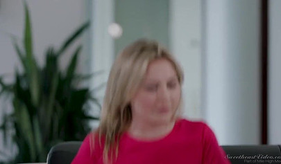 Blonde MILF licks a hot young lesbian and fingers her before riding her cute face