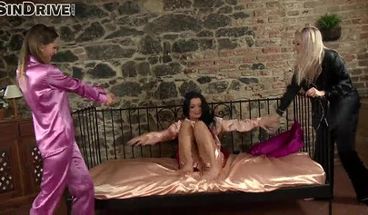 Classy lesbian sluts take turns with two girls pleasuring one in a kinky threesome