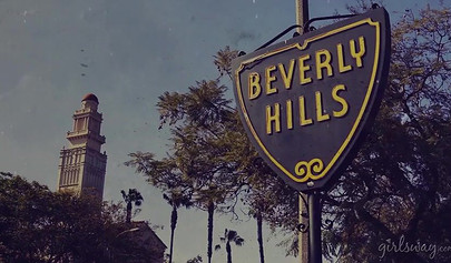 Busty blonde lesbo orgasms when her girlfriend dives deep in her wet pussy