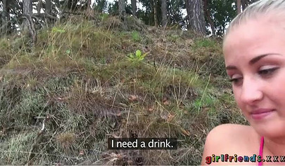 Platinum haired babe goes down on some pussy to eat it out like a true lesbo gal