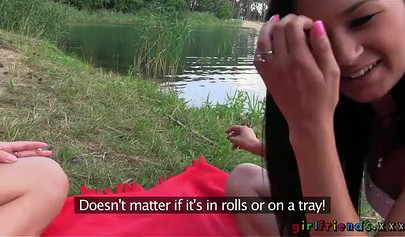 Platinum haired babe goes down on some pussy to eat it out like a true lesbo gal