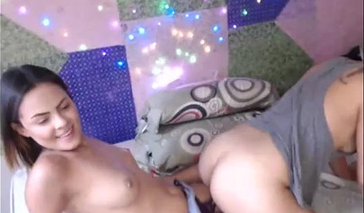 Stunning Skinny Camgirl Toying Her Sweet Hole