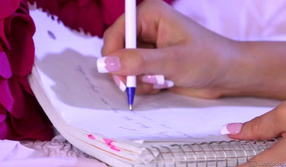 Teen lesbians hook up and then lick each others cunts before cumming together