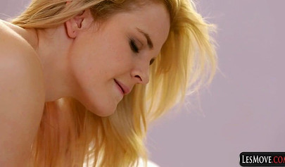 Skinny cuties spread their legs for pussy licking