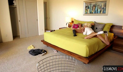 Blonde lesbians know how to get pleasure in bed