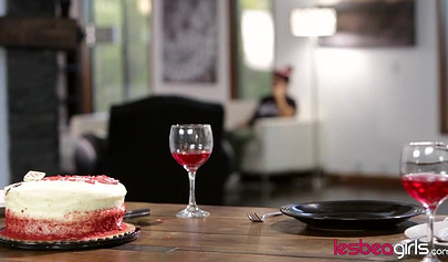 Redhead MILF Kendra James seduces her stepdaughter