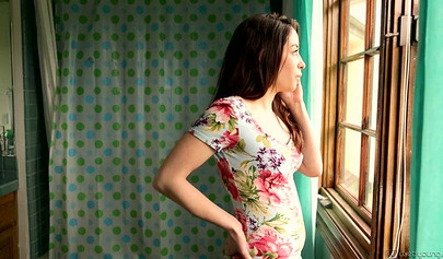 Naked hotties lick each other's pussies in bed