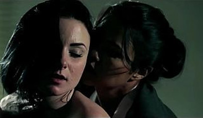 Подборка горячих и возбужденных лесбиянок, кричащих от удовольствия во время ласки и стимуляции пальцами.