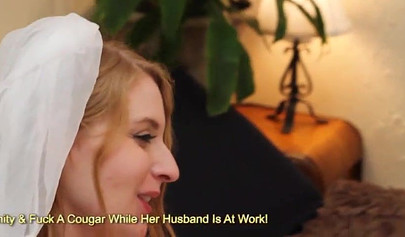 Ela e Nikki Darling consumam seu casamento com um dedo no ânus.