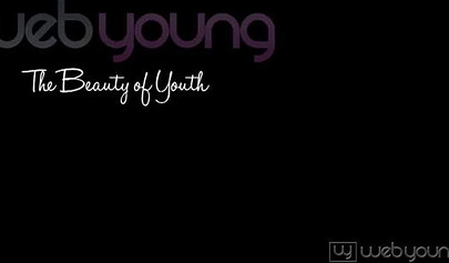 Lesbiche appena maggiorenni si divertono al sole mentre si leccano le loro vagine bagnate e rasate