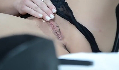 Pretty babes masturbate and eat a pussy on the bed