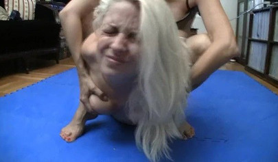 Facesit wrestling with slender beautiful girls on the mat