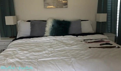 Tattooed brunette in fishnets has fun with a nerdy blonde