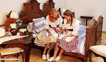 Judit et Jessica sont deux jeunes lesbiennes à peine majeures qui adorent se lécher l'anus.