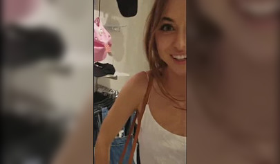 Lana Rhoades y Riley Reid salen de compras y tienen sexo lésbico apasionado en Snapchat.