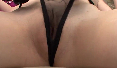 Blonde sluts Nikki Mae and Rylie Richman finger each other