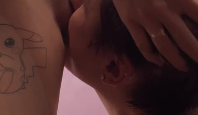 Latina babes Barbara Costa and Emme White finger wet pussies