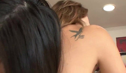 Hannah Reilly and Nikki Daniels finger each other's wet cunts