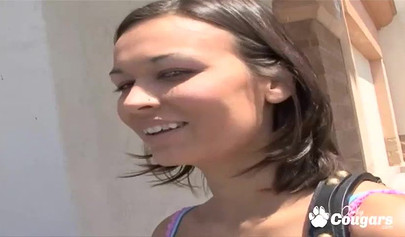 Crissy Moon sucks on Lisa Daniels's wet clit