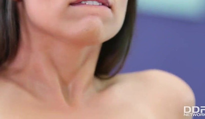 Lesbian nymphos Zafira & Kitana enjoy foot licking by the pool