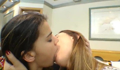 The best lesbian kisses in the bedroom