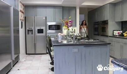 Alex Ann and Natalie Heart prefer scissor fuck in bed