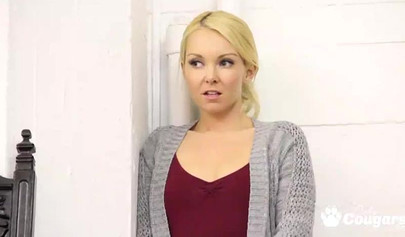 Ballet dancers Ashley Stone & Jenna Ross lick juicy pussy