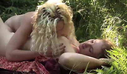 Beauties Ruby and Mira enjoying intense lesbian oral sex outdoors