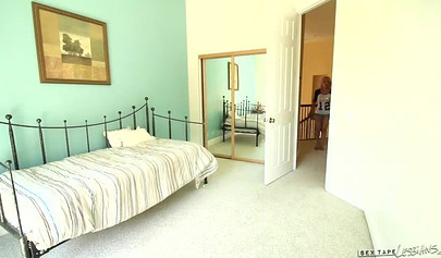 Златовласые красотки Кейси Лейн и Аликс Линкс доставляют друг другу удовольствие в позе 69.