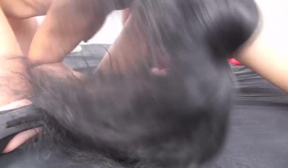 Leidenschaftliche Latinas Luna Darh und Dana Santo beim Scissor- und Fingerfick