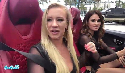 La latina Vanessa Veracruz e Bailey Brooke si scatenano in una Lamborghini