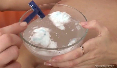 Hotties Sindy B & Candy C shave and toy each other's cunts