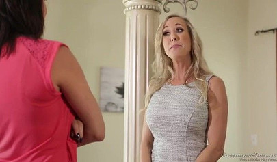 Hot blonde Brandi Love teaches Peta Jensen how to fuck