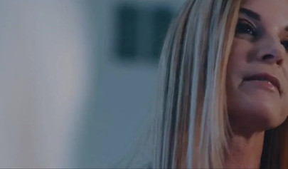 Sexy blondes take part in a great lesbian threesome