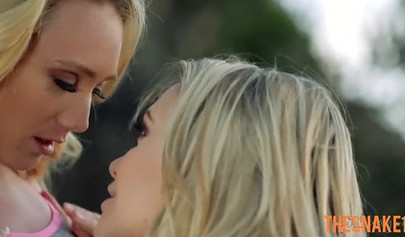 AJ Applegate and Mia Malkova are making love in nature
