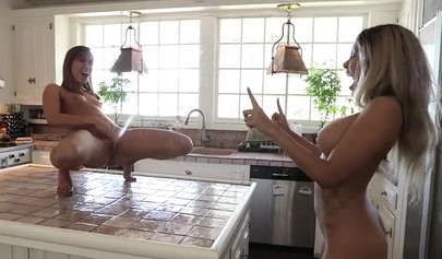 Aaliyah Hadid & Christy Love squirting on the kitchen table