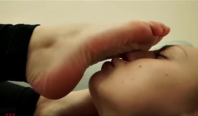 Tracy Lindsay & Ornella Morgan love foot fetish and rimjob