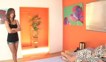 Malena Morgan & Pepper Kester licking toes and having fun