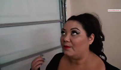 BBW catfight on the floor will drive you crazy!