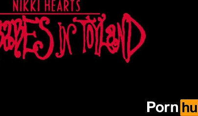 Tattooed hotties Nikki Hearts & Sammie Six enjoy scissoring