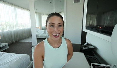 Serena Blair and Presley Hart eating pussies close-up